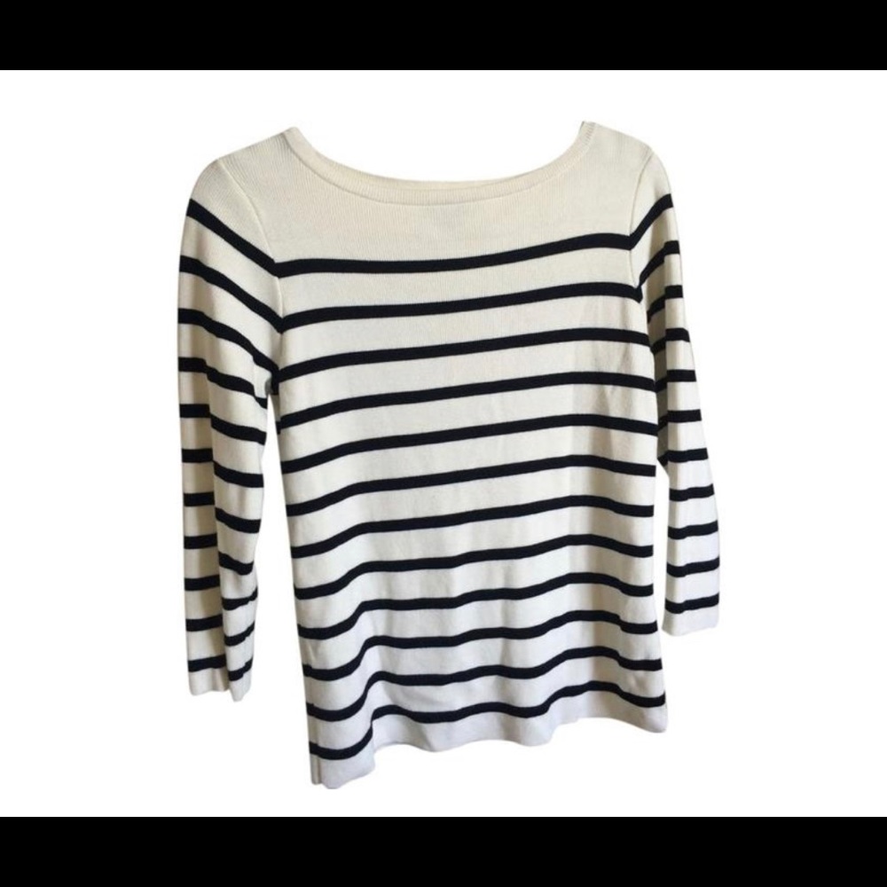 WHOWHATWEAR White & Black Stripped Sweater